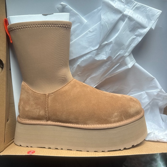 UGG Shoes - UGG Classic Dipper Boot
